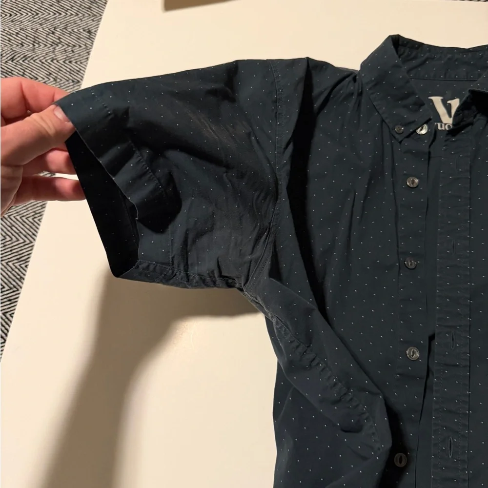 Men's Vuori Bridge Button Down Shirt Size Medium - Picture 4 of 8